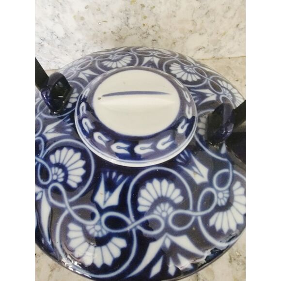 Bombay Company Blue & White Porcelain Teapot Black Handle Floral W/Strainer/Lid - Picture 3 of 7